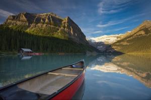 티 없이 맑고 고요한, ‘거울 같은 캐나다의 호수’