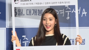 [영상] 정다빈, 정주행 중인 미모… “실제 학교 친구들처럼 연기” (여중생A)