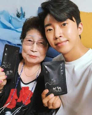 林永佑（Lim Young-woong）和他的祖母充满孝心...“祖母Ul和鹿角”