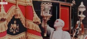 영국, 여왕 즉위 70주년 기념행사…길이 7m 무게 4t ‘황금마차’ 등장