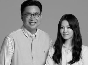 서경덕 기획-송혜교 후원, 미국 서부 최대 규모 미술관 &apos;라크마&apos;에 한국어 안내서 기증