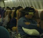 편히 자는 방법 2탄, 이번에는 비행기…벨트만 있으면 숙면 &apos;가능&apos;
