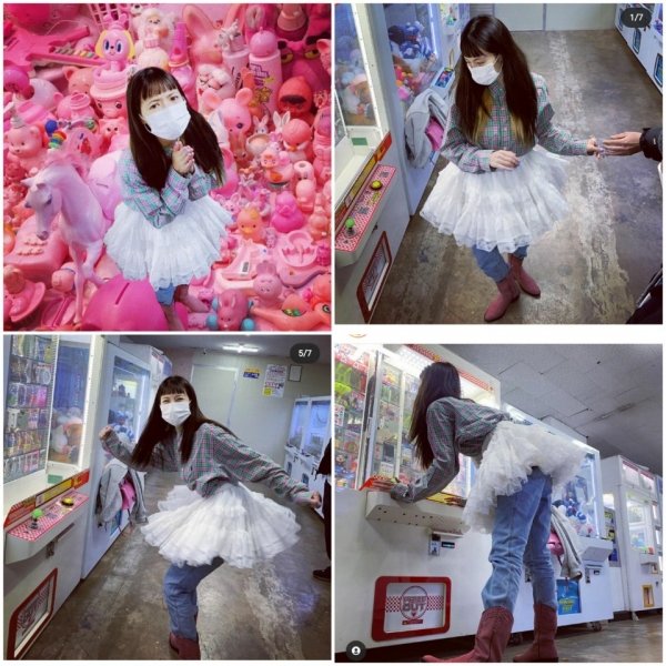On the 9th, Hyuna released a photo on her SNS where she spends a good time playing dolls./Photo = Hyuna SNS
