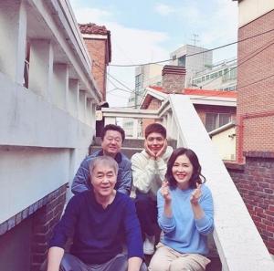 Ha Hee-ra,&apos;Youth Record&apos; filming site released... Park Bo-gum-Han Jin-hee-Park Soo-young and&apos;Hwaki-ae-ae&apos;