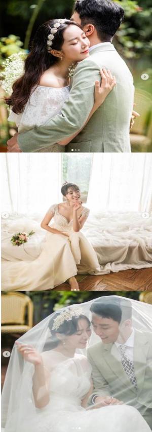 &apos;Marriage with Shim Ri-seop&apos; Bae Seul-gi reveals a beautiful wedding picture "ᄎ