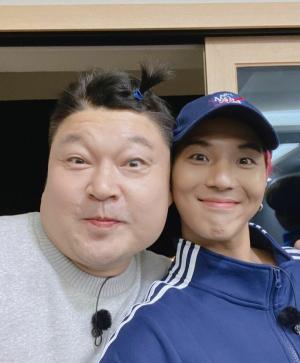 &apos;New Seo Yugi 8&apos;Kang Ho-dong and Song Min-ho two shots revealed, is it a true story twice the size of the face "I&apos;m sorry Hodong"