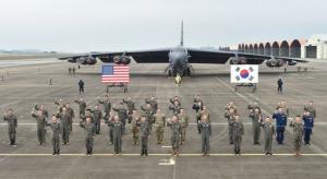 美폭격기 B-52 국내 착륙 첫 공개… 합참의장 "북한, 핵사용시 정권 종말"